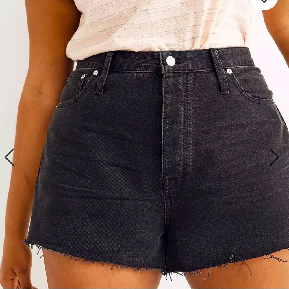 Madewell The Dadjean Shorts in Lunar Wash Size 26 Raw Hem Black Charcoal NWT